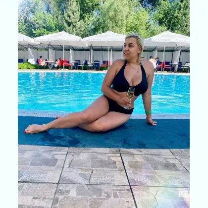 Пружна попка і волога кицька груди 4 все.буде супер є виїзд лю куню