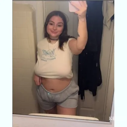 живу одна и могу пригласить .до утра пиши .Есть подружки ..